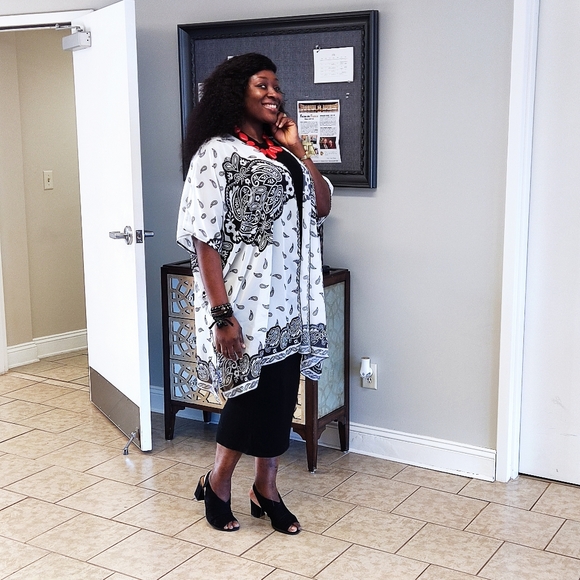 Paisley half sleeve kimono. shein.one size. - Picture 10 of 11